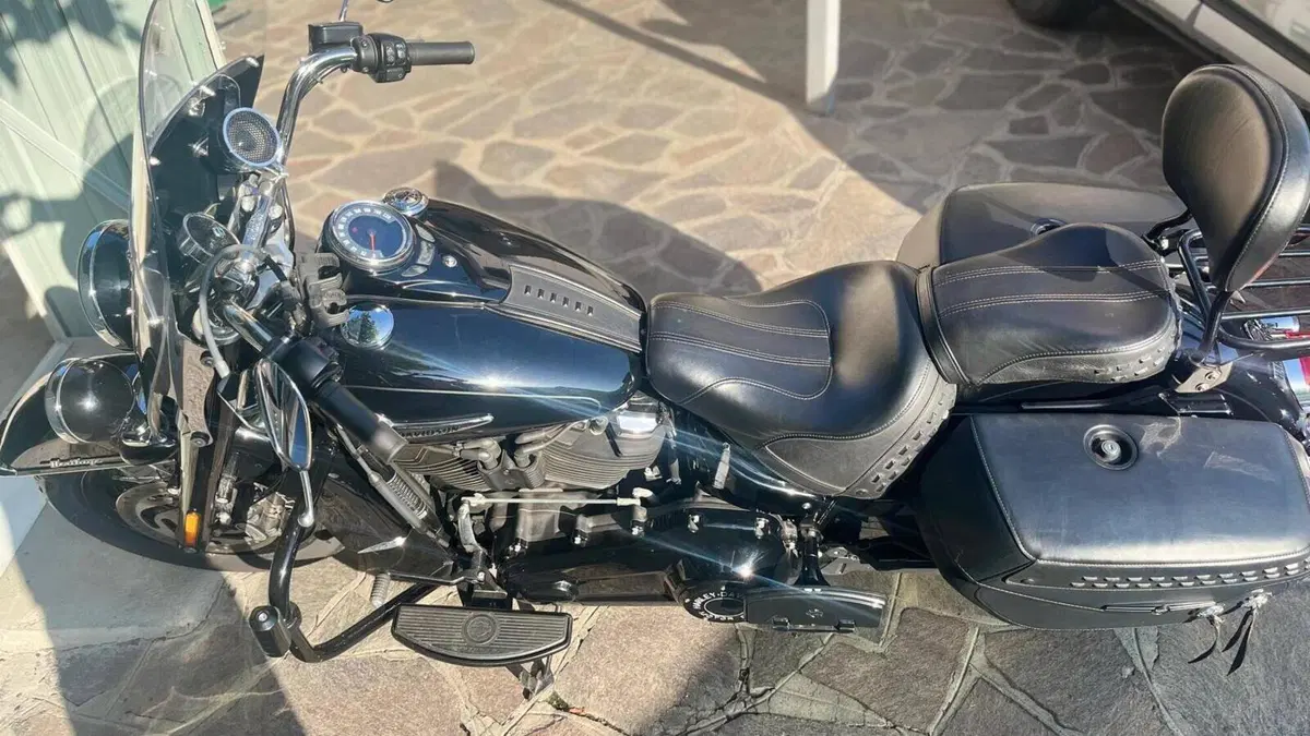Harley-Davidson 107 Heritage Classic (2018 - 19) - FLHC  (8)