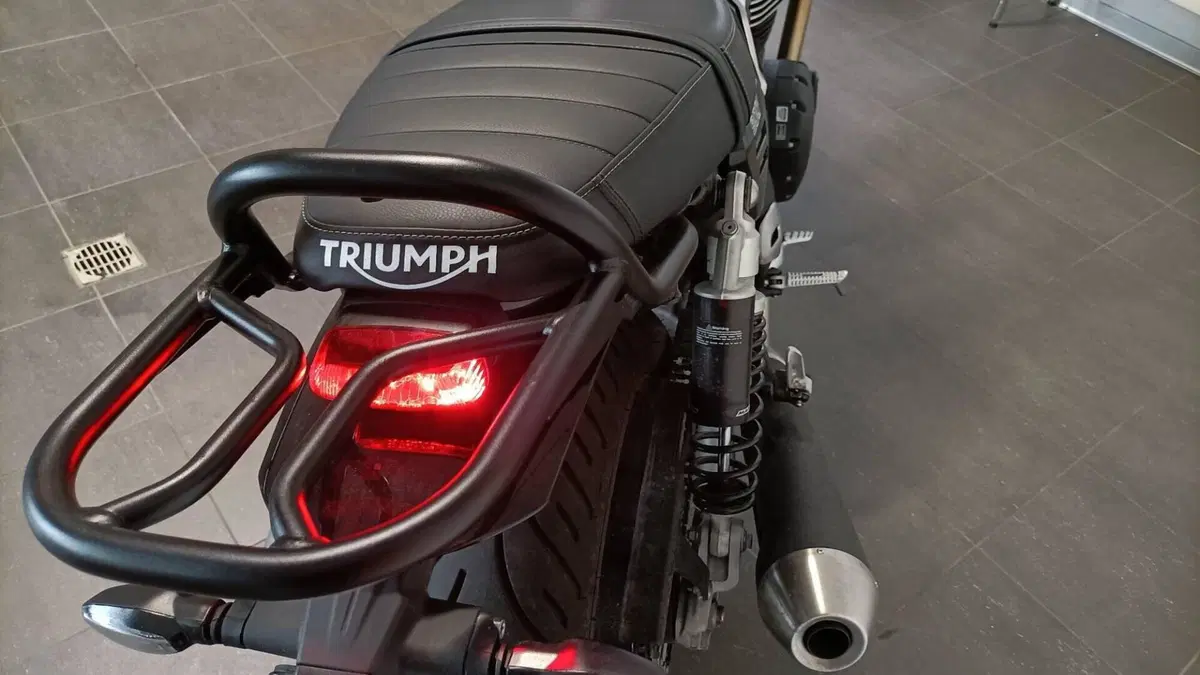 Triumph Speed Twin 900 (2025 - 26)  (10)