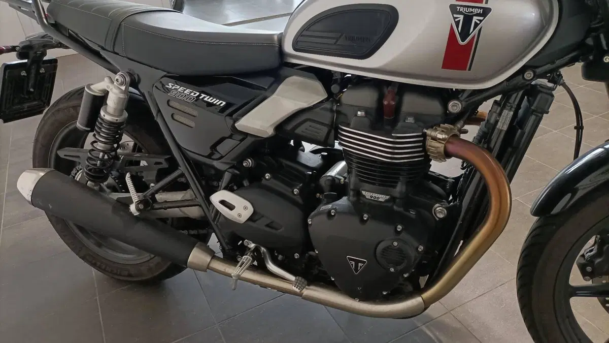 Triumph Speed Twin 900 (2025 - 26)  (11)