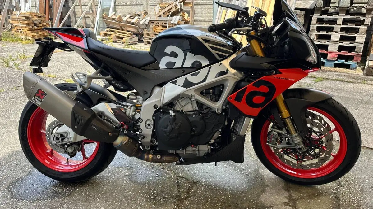 Aprilia Tuono V4 Factory (2017 - 18) 