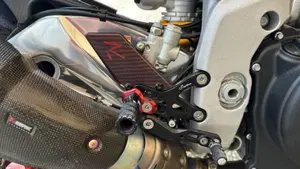 Aprilia Tuono V4 Factory (2017 - 18)  (6)