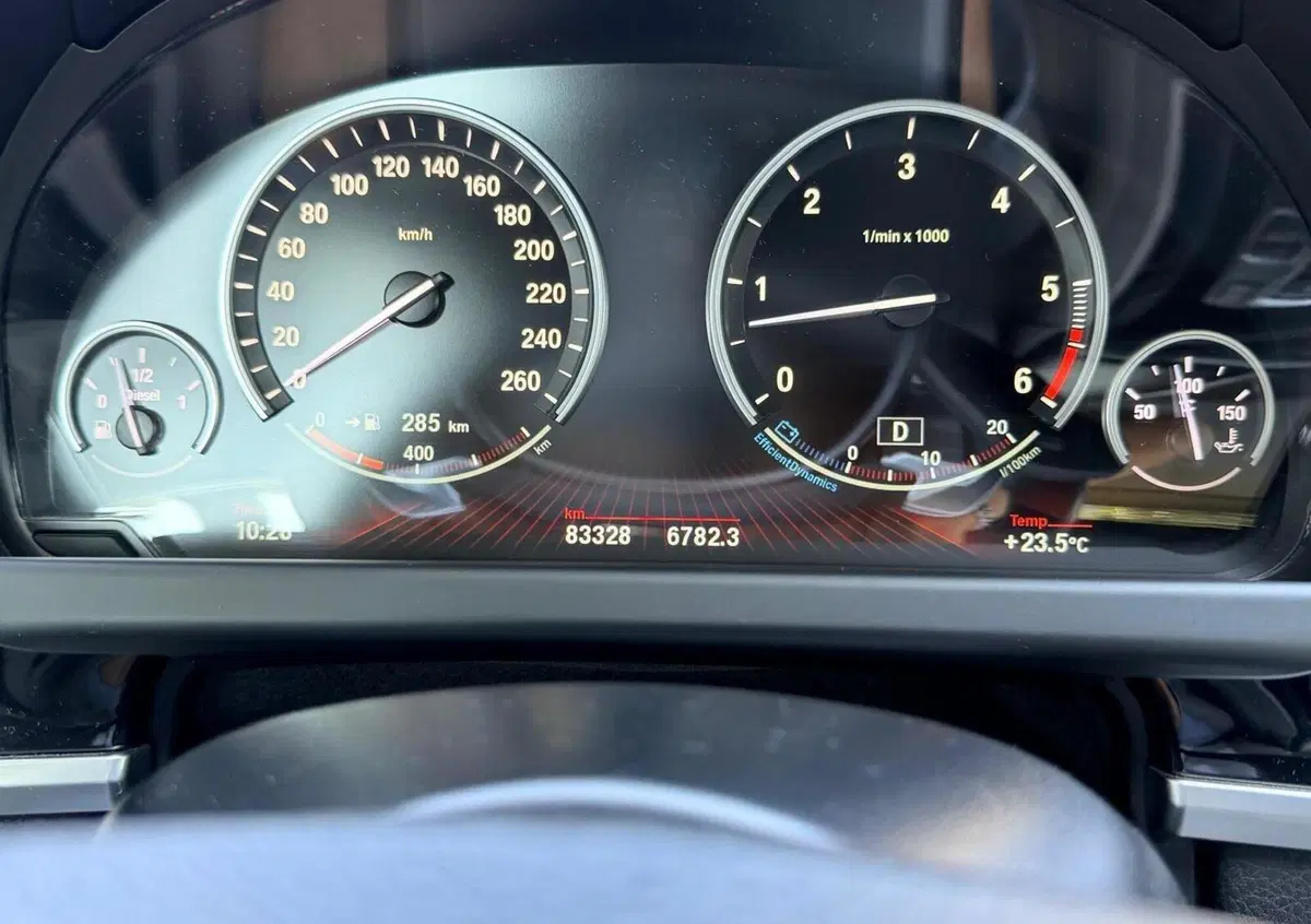 BMW Serie 6 Coupé 640d (11)