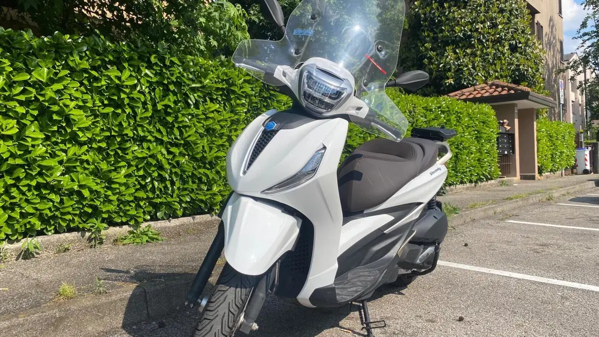 Piaggio Beverly 300 ABS-ASR (2021 - 25)  (3)