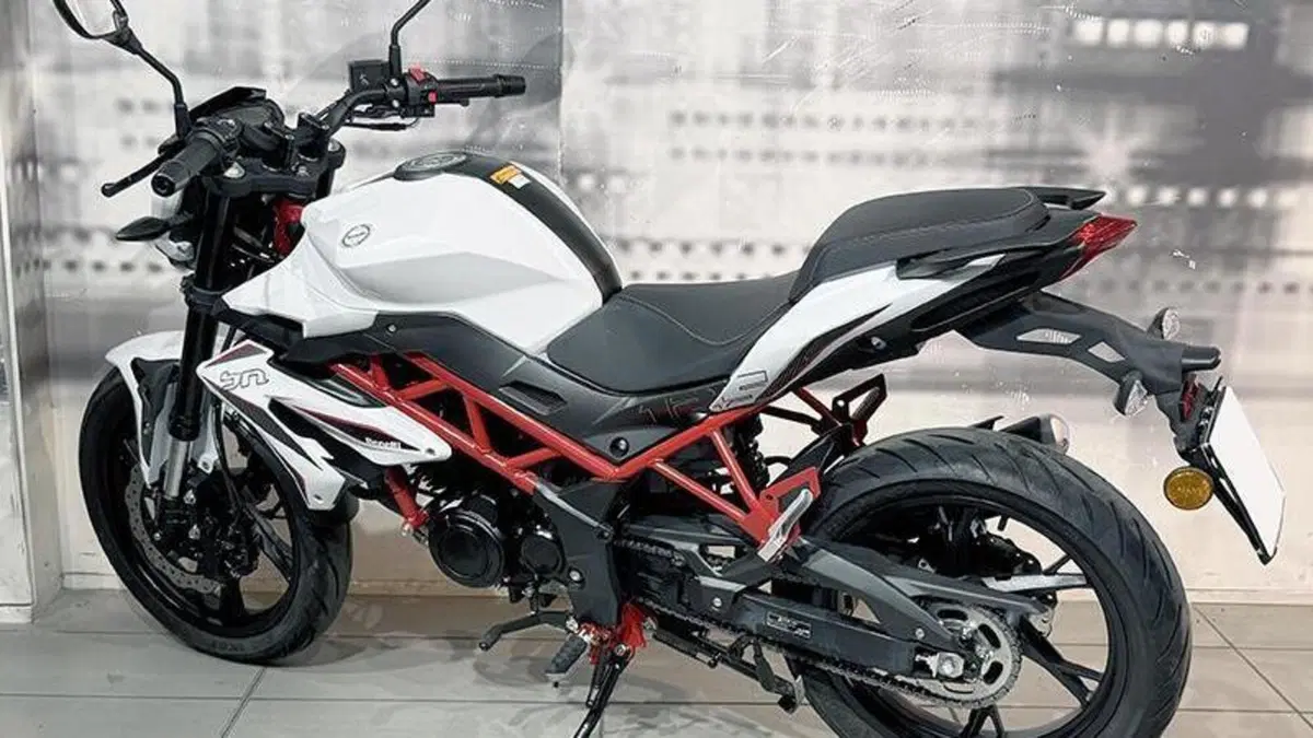 Benelli BN 125 (2021 - 25)  (2)