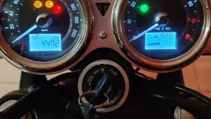 Triumph Bonneville T100 (2017 - 20)  (2)