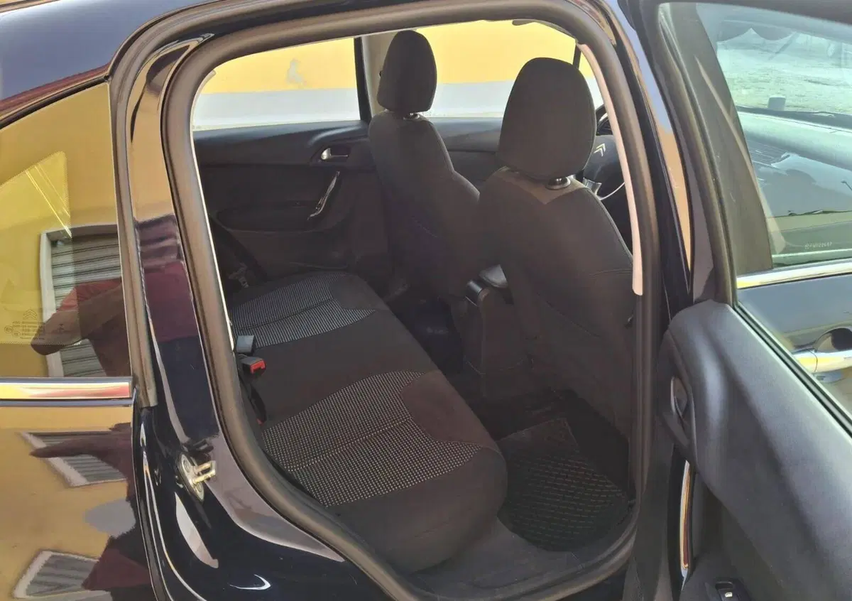 Citroen C3 1.2 VTi 82 Exclusive (10)