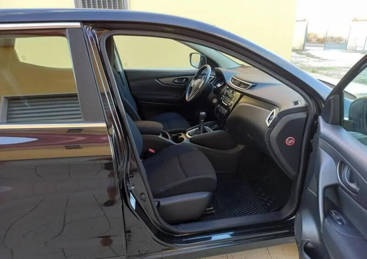 Nissan Qashqai 1.5 dCi Acenta (8)