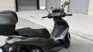 Piaggio Beverly 300 S i.e. ABS-ASR (2016 - 20)  (2)