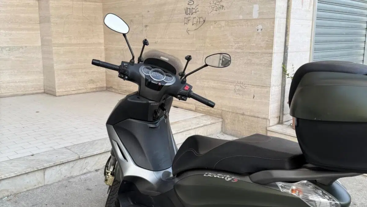 Piaggio Beverly 300 S i.e. ABS-ASR (2016 - 20)  (4)