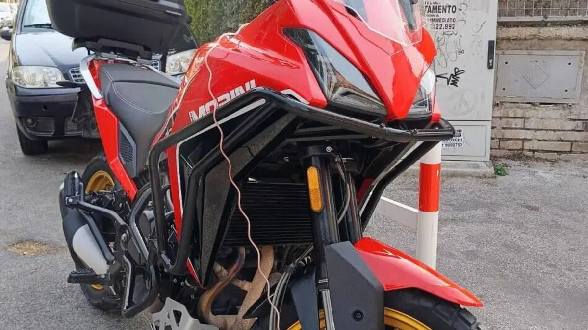 Moto Morini X-Cape 650 Gold Wheels Edition (2022 - 26)  (2)