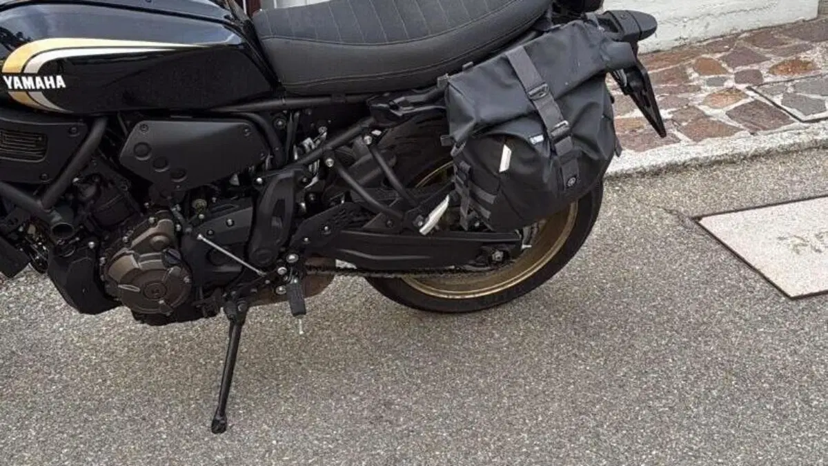 Yamaha XSR 700 (2022 - 26)  (8)