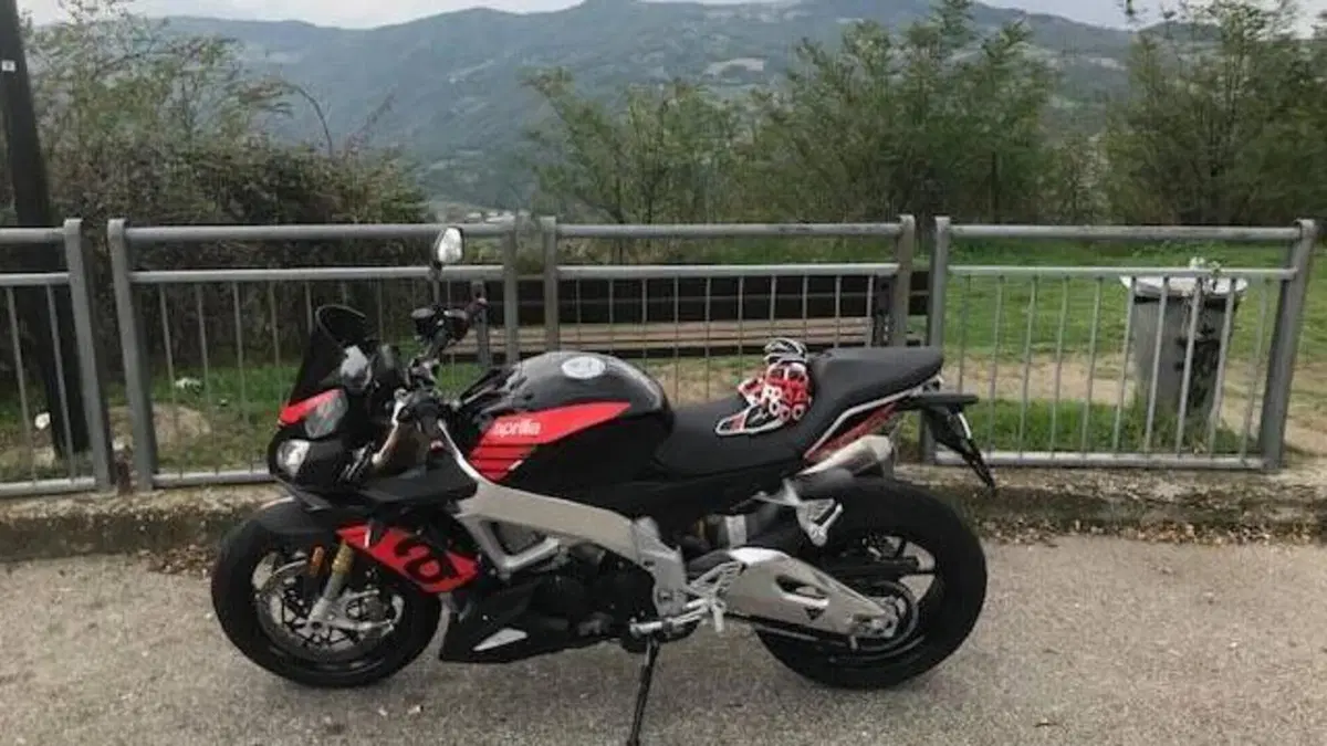 Aprilia Tuono V4 RR (2019 - 20)  (3)