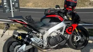 Aprilia Tuono V4 RR (2019 - 20)  (4)