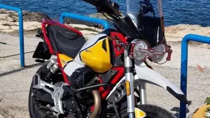 Moto Guzzi V85 TT Evocative Graphics (2019 - 20)  (3)