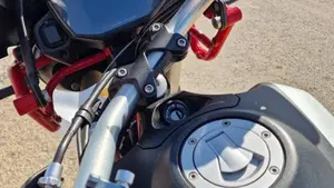 Moto Guzzi V85 TT Evocative Graphics (2019 - 20)  (7)