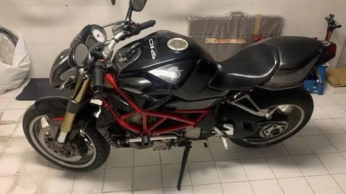 MV Agusta Brutale 910 S (2005 - 11)  (2)