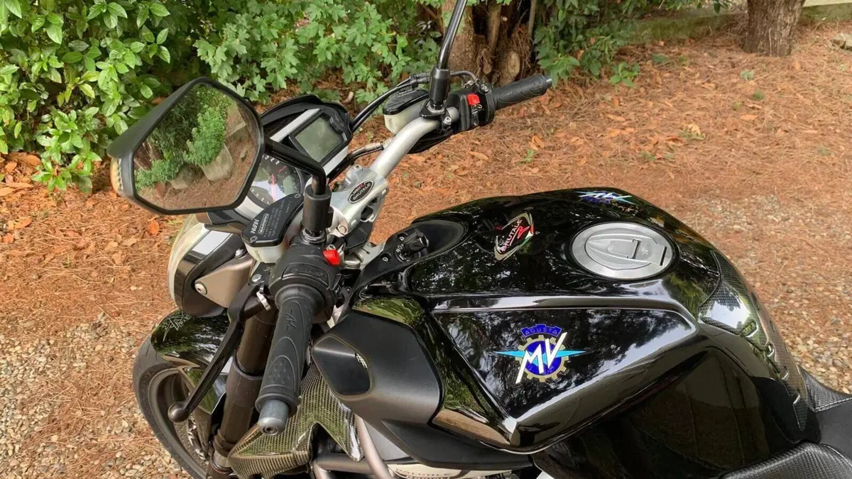 MV Agusta Brutale 990 R (2009 - 12)  (7)