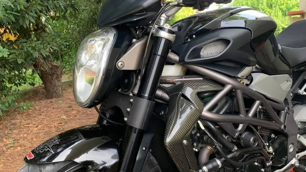 MV Agusta Brutale 990 R (2009 - 12)  (10)
