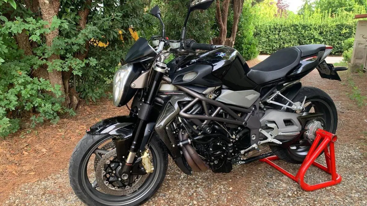 MV Agusta Brutale 990 R (2009 - 12)  (11)