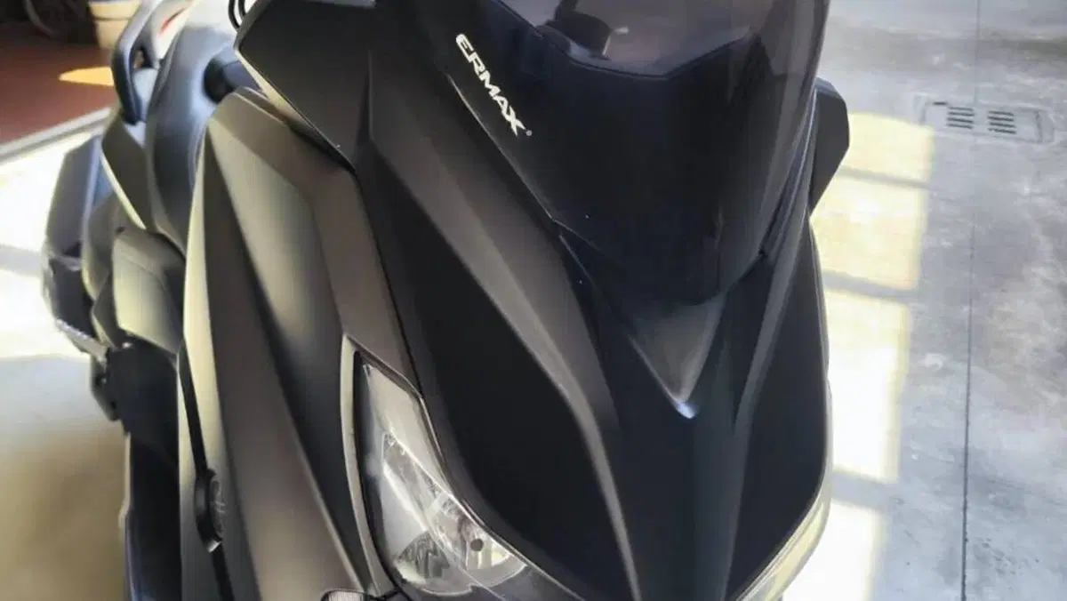 Yamaha X-Max 400 Momodesign ABS (2014 - 16)  (2)