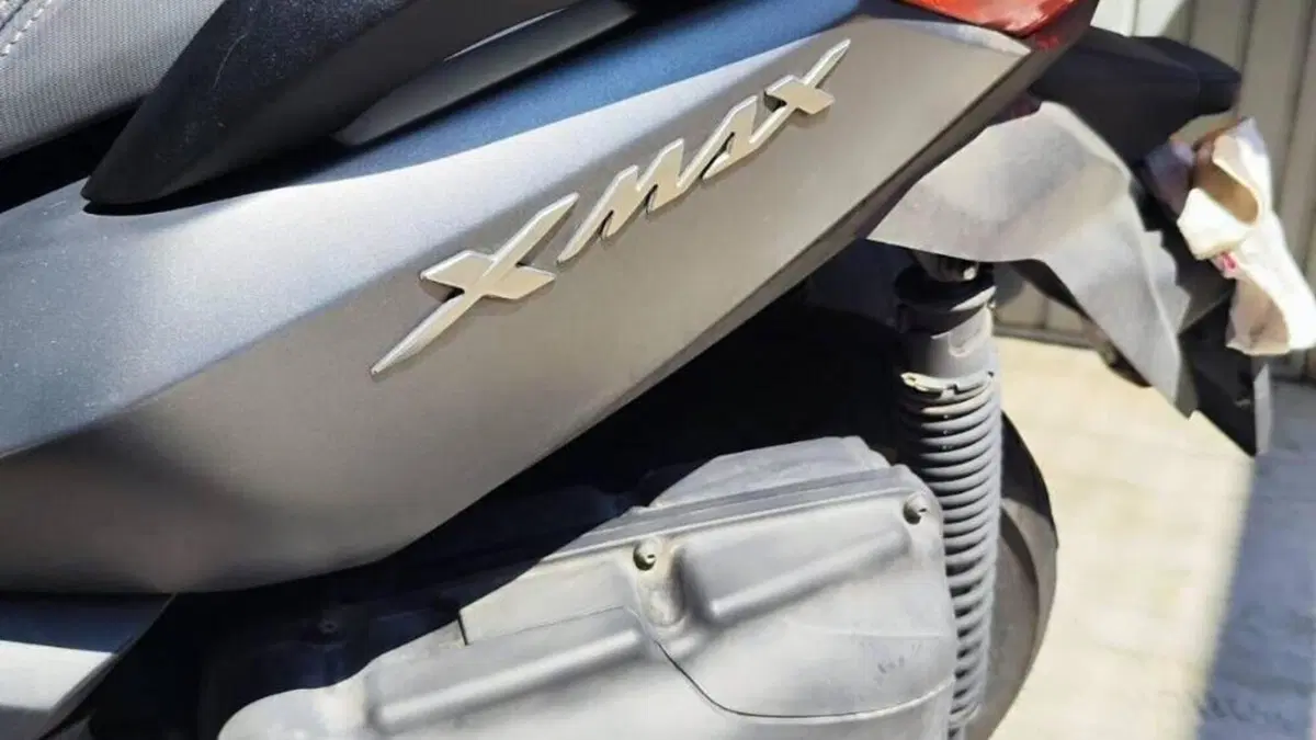 Yamaha X-Max 400 Momodesign ABS (2014 - 16)  (5)