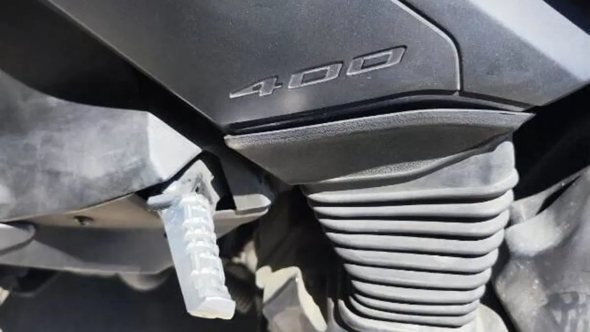 Yamaha X-Max 400 Momodesign ABS (2014 - 16)  (6)