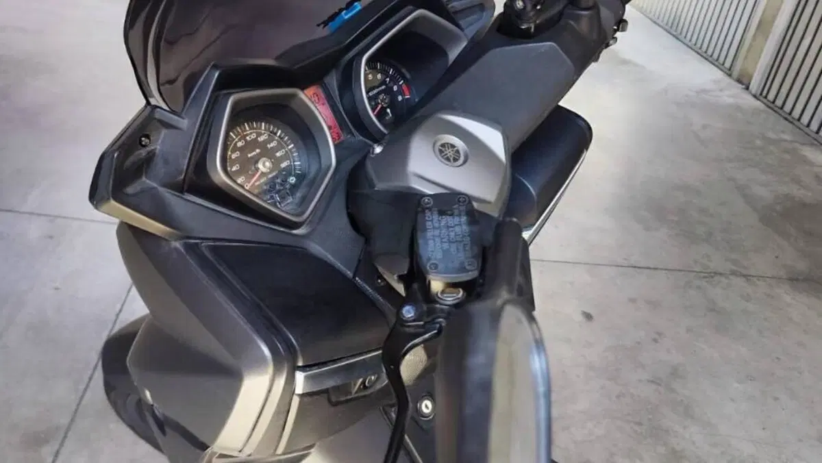 Yamaha X-Max 400 Momodesign ABS (2014 - 16)  (7)