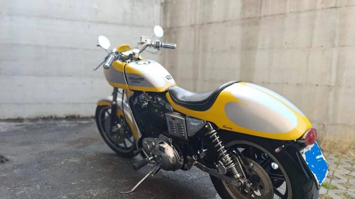 Harley-Davidson 883 Standard (1987 - 93) - XLH  (5)