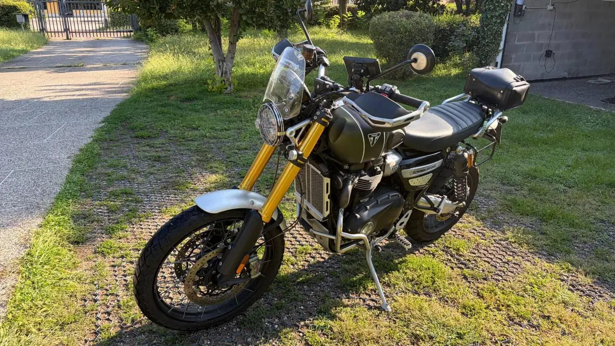 Triumph Scrambler 1200 XE (2021 - 23)  (2)