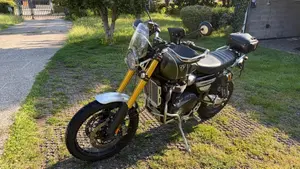 Triumph Scrambler 1200 XE (2021 - 23)  (2)