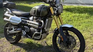 Triumph Scrambler 1200 XE (2021 - 23)  (10)