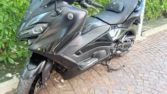 Yamaha T-Max 560 Tech Max (2022 - 24) usata