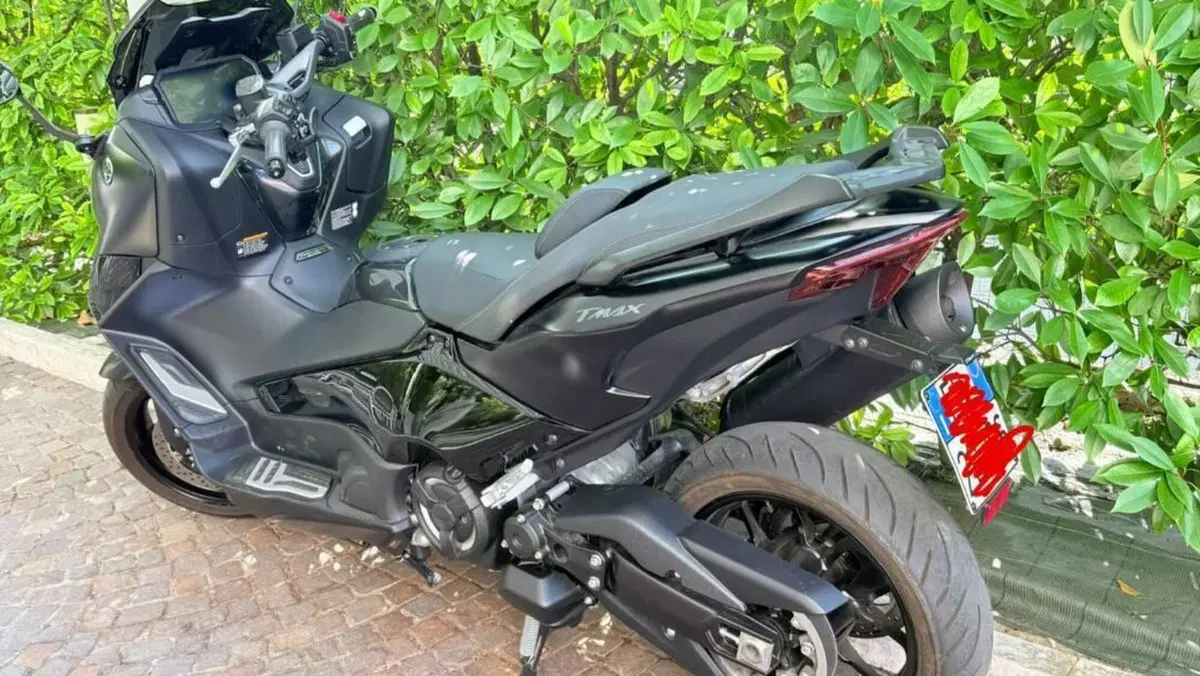 Yamaha T-Max 560 Tech Max (2022 - 24)  (2)