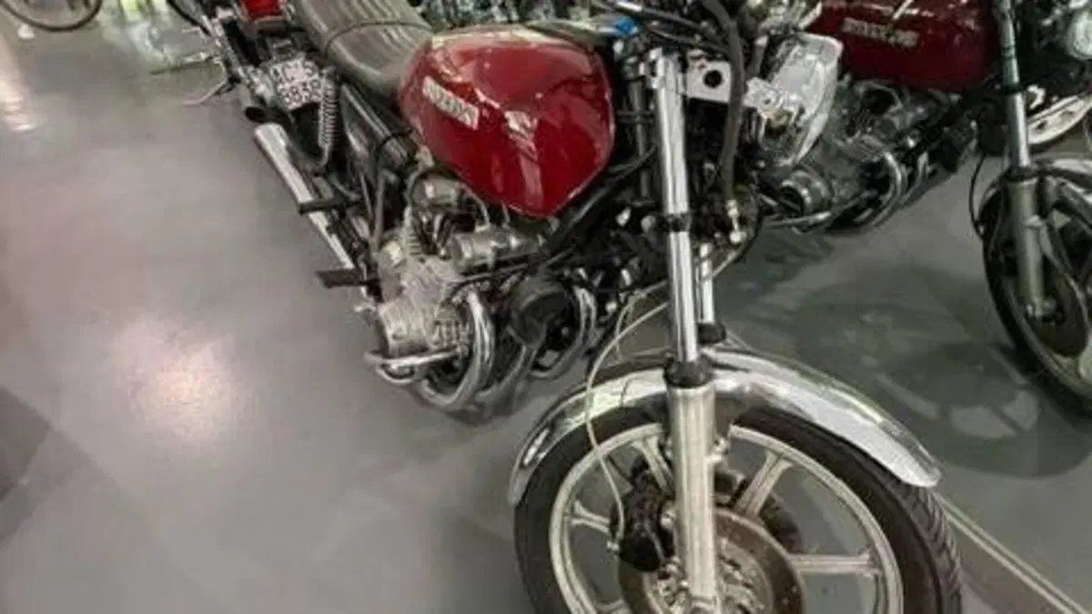 Suzuki  