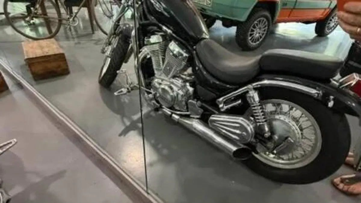 Suzuki VS 600 GL Dep (1995 - 98)  (3)