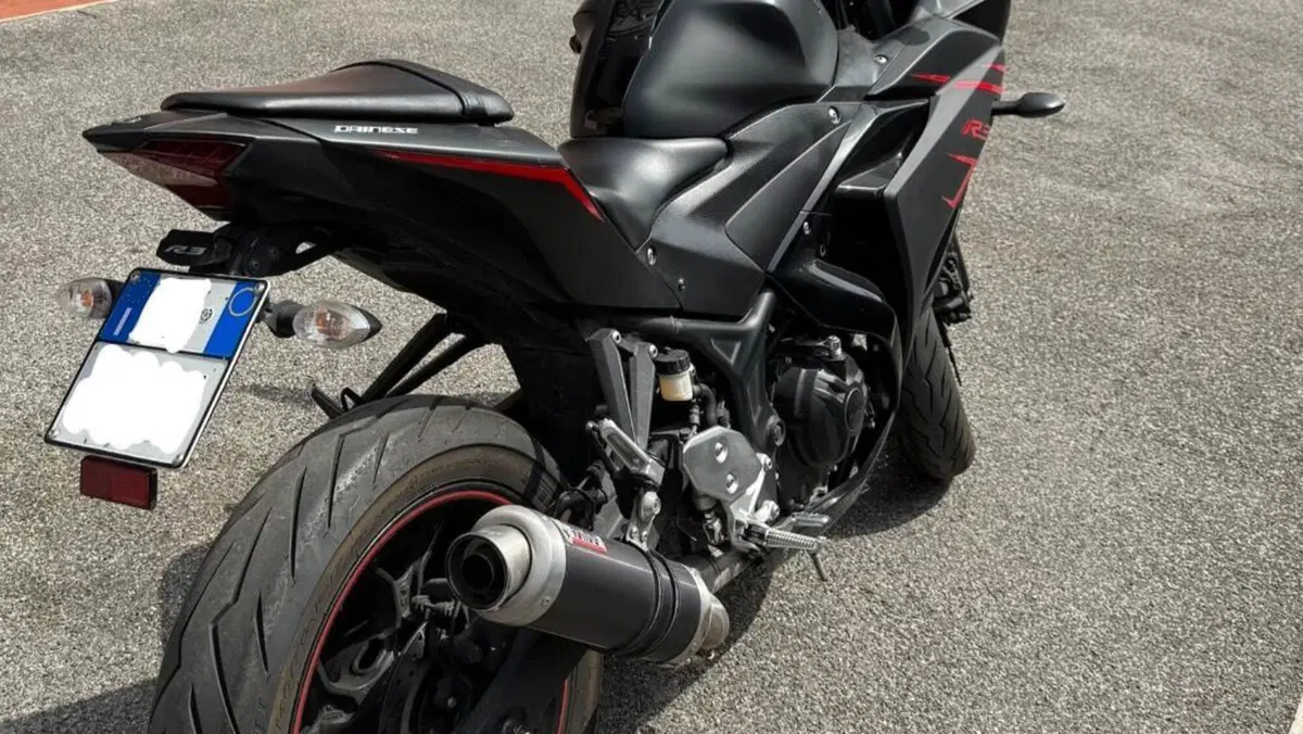 Yamaha YZF R3 (2018)  (4)