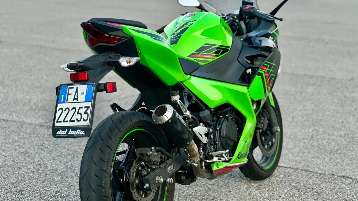 Kawasaki Ninja 400 (2023)  (2)