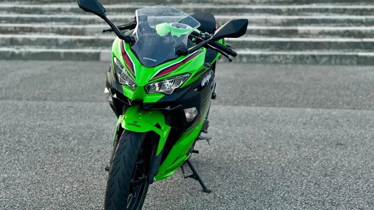 Kawasaki Ninja 400 (2023)  (5)