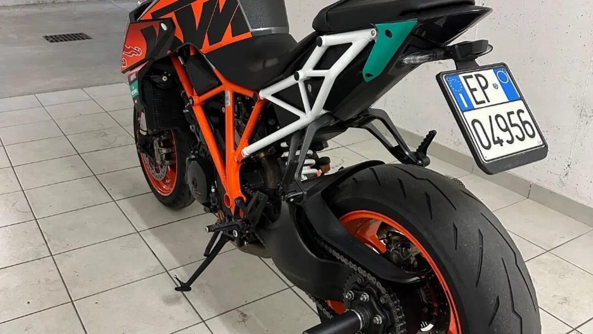 KTM 1290 Super Duke R (2019)  (3)