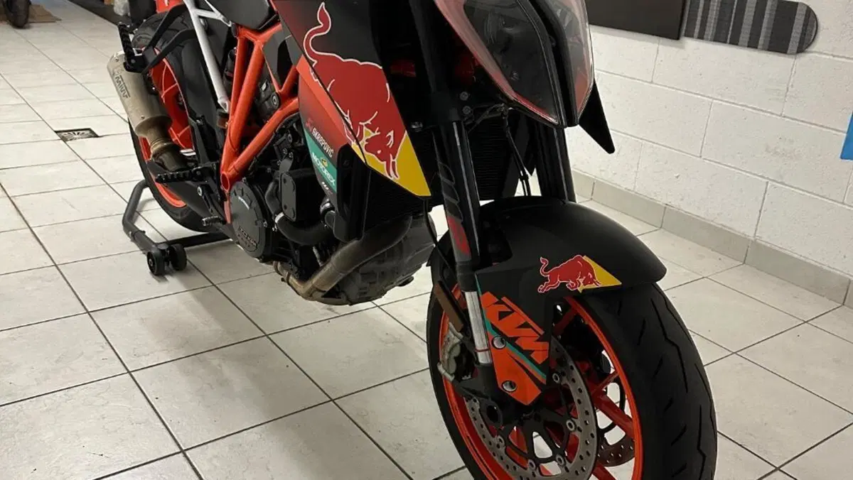 KTM 1290 Super Duke R (2019)  (4)