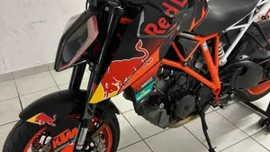 KTM 1290 Super Duke R (2019)  (5)