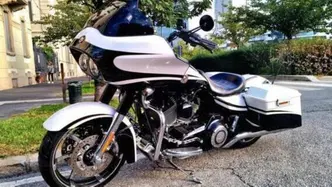 Harley-Davidson 1800 Road Glide Custom (2013) - FLTRXSE usata