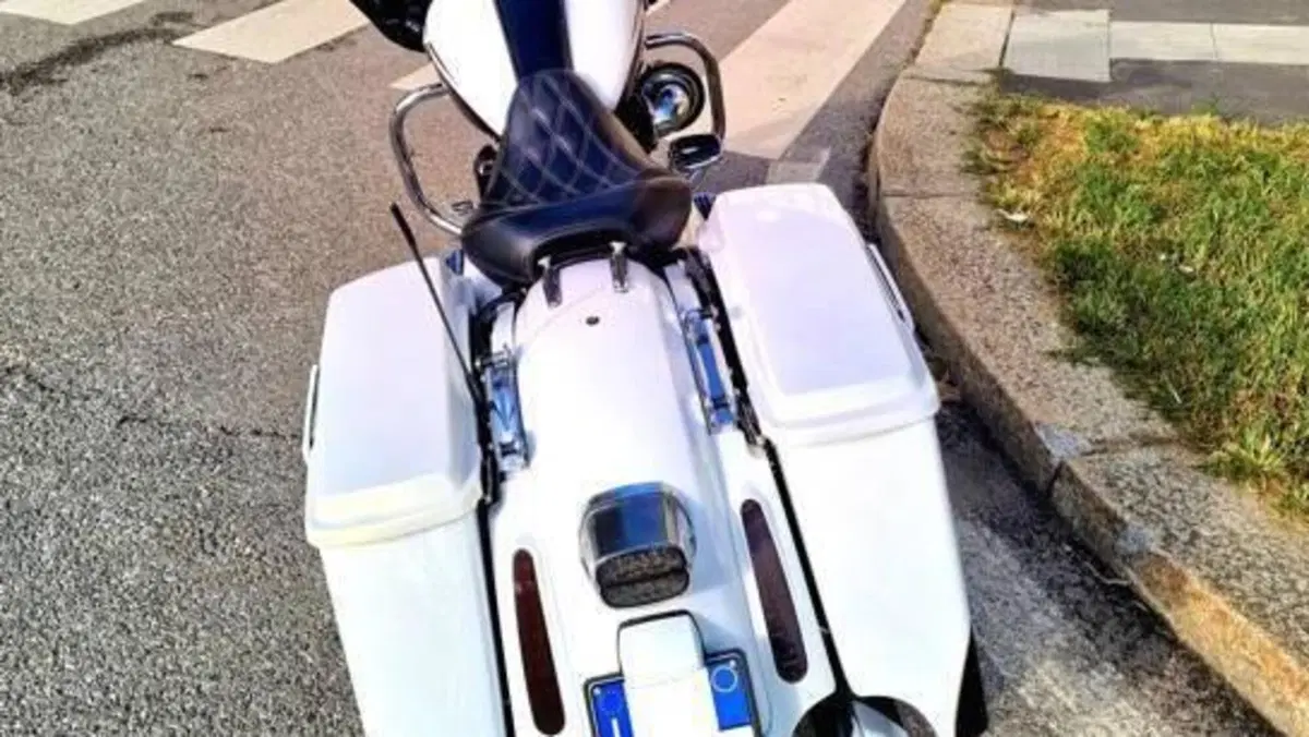 Harley-Davidson 1800 Road Glide Custom (2013) - FLTRXSE  (5)
