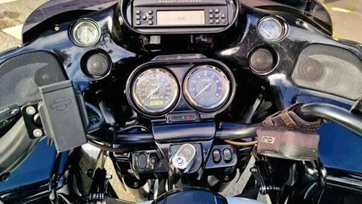 Harley-Davidson 1800 Road Glide Custom (2013) - FLTRXSE  (8)