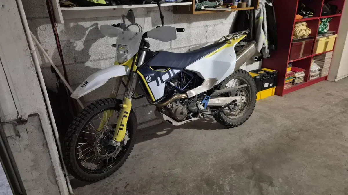 Husqvarna 701 Enduro (2023 - 25)  (2)