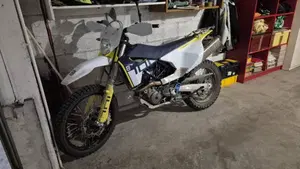 Husqvarna 701 Enduro (2023 - 25)  (2)