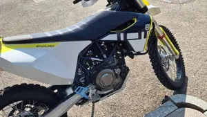 Husqvarna 701 Enduro (2023 - 25)  (4)