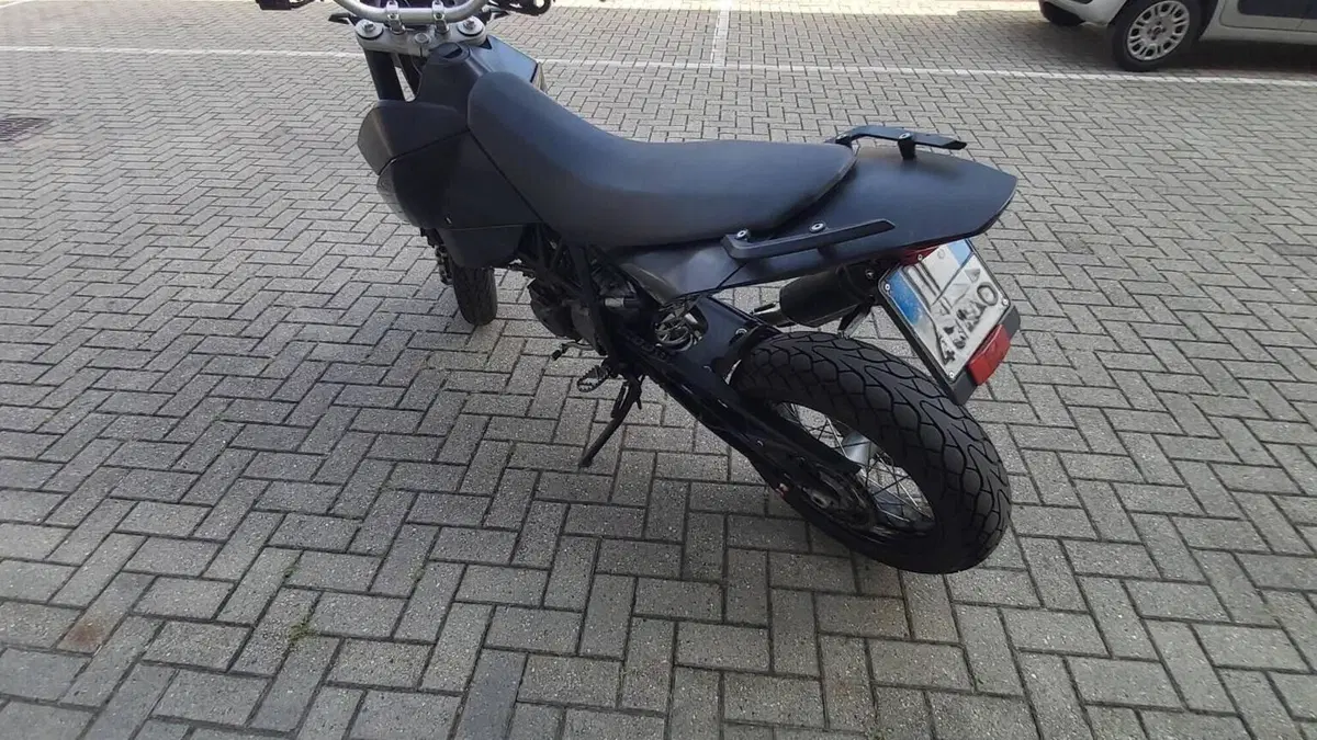 KTM 690 Supermoto (2007 - 12)  (13)