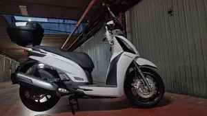 Kymco People 300i GT (2010 - 17) 
