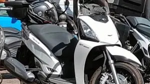 Kymco People 300i GT (2010 - 17)  (2)